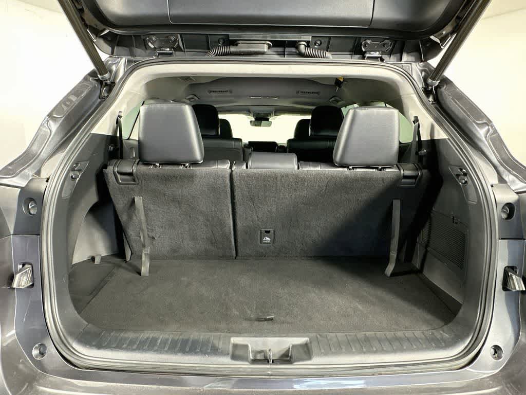 Toyota Highlander XLE 2023