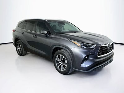Toyota Highlander XLE 2023