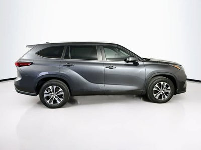 Toyota Highlander XLE 2023