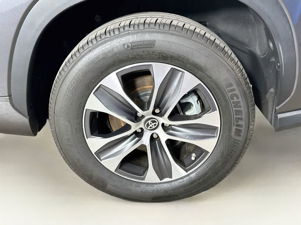 Toyota Highlander XLE 2023