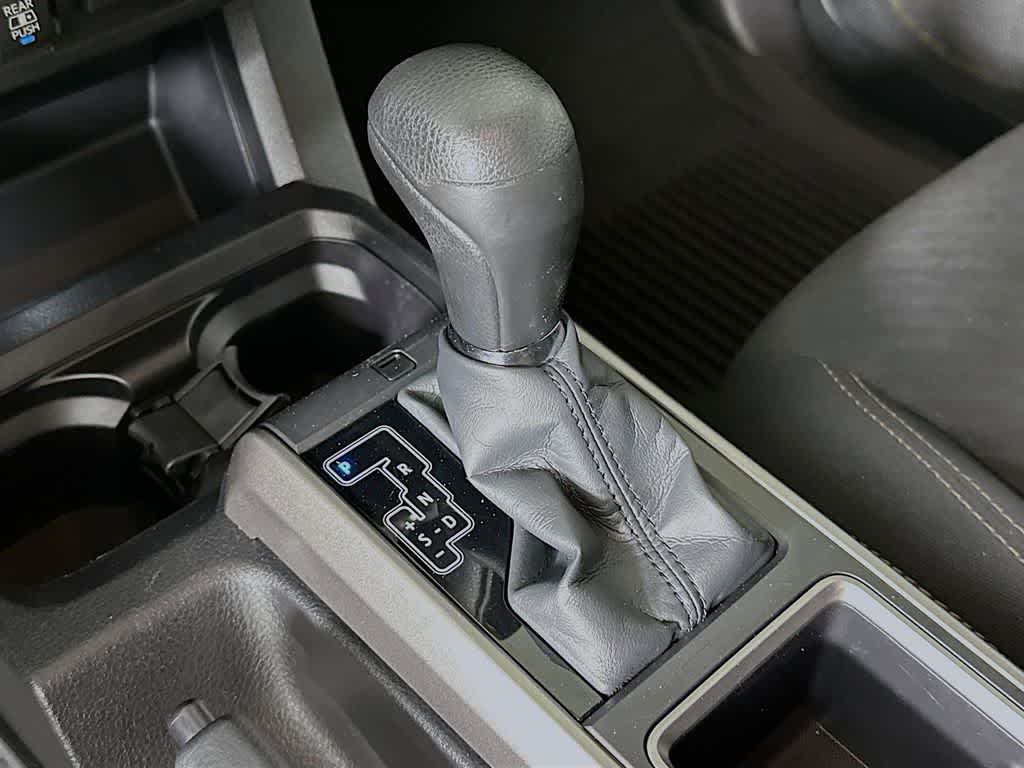 Toyota Tacoma SR5 2021