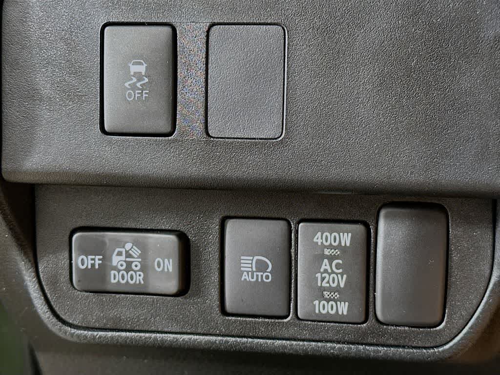 Toyota Tacoma SR5 2021
