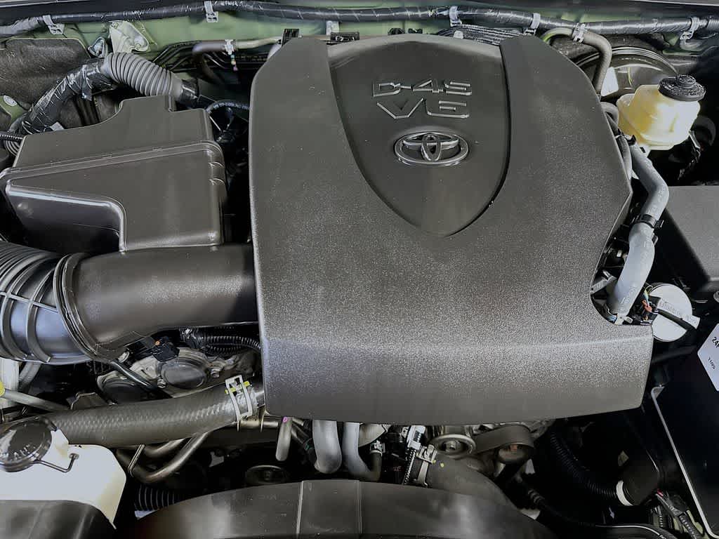 Toyota Tacoma SR5 2021