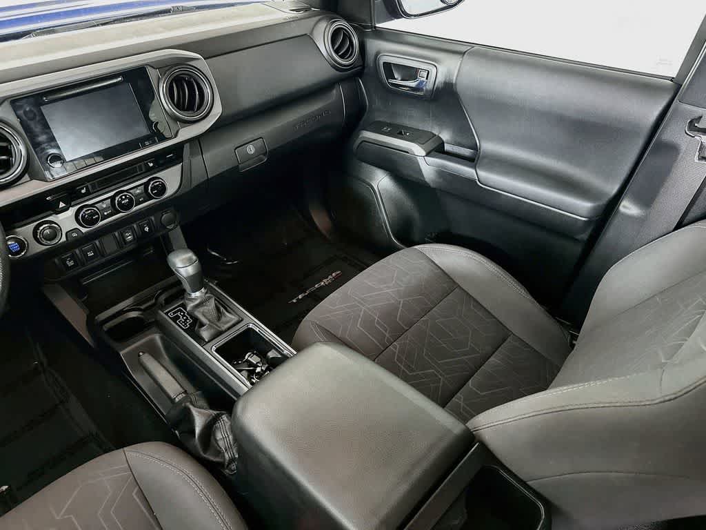 Toyota Tacoma Base 2017