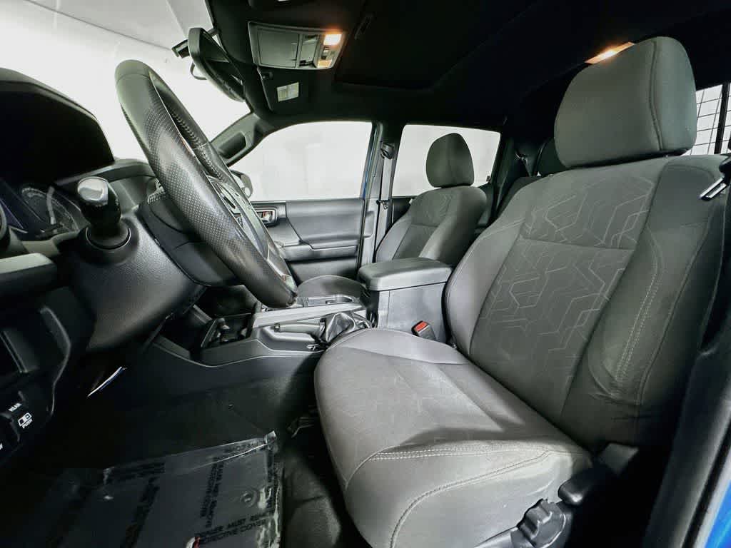 Toyota Tacoma Base 2017