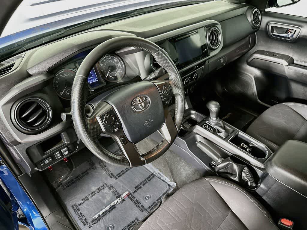 Toyota Tacoma Base 2017