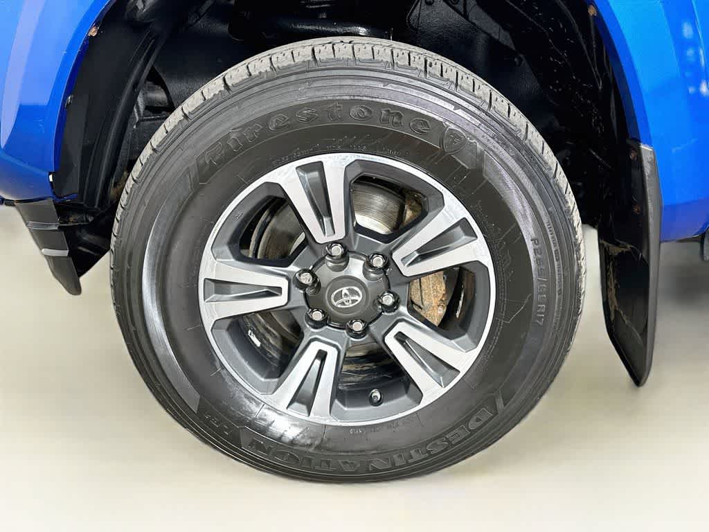 Toyota Tacoma Base 2017