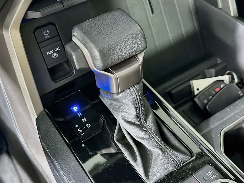Toyota Tundra SR5 2024