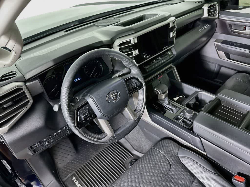 Toyota Tundra SR5 2024