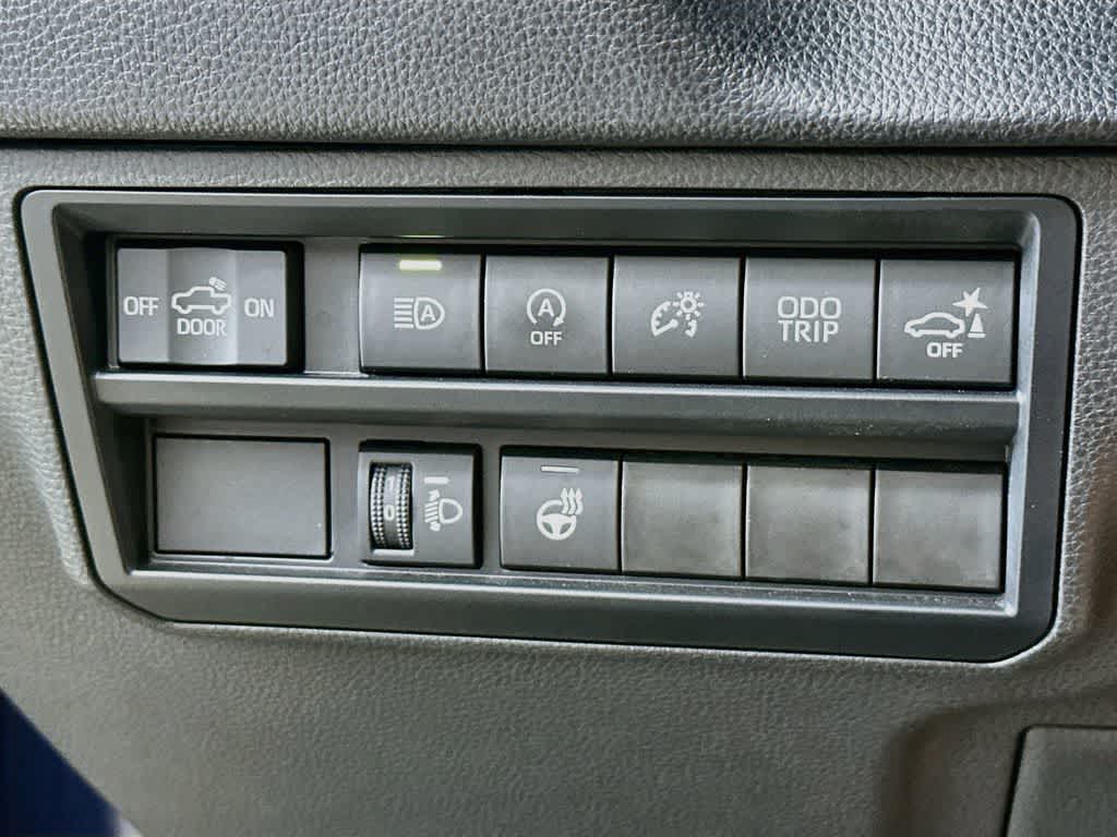 Toyota Tundra SR5 2024