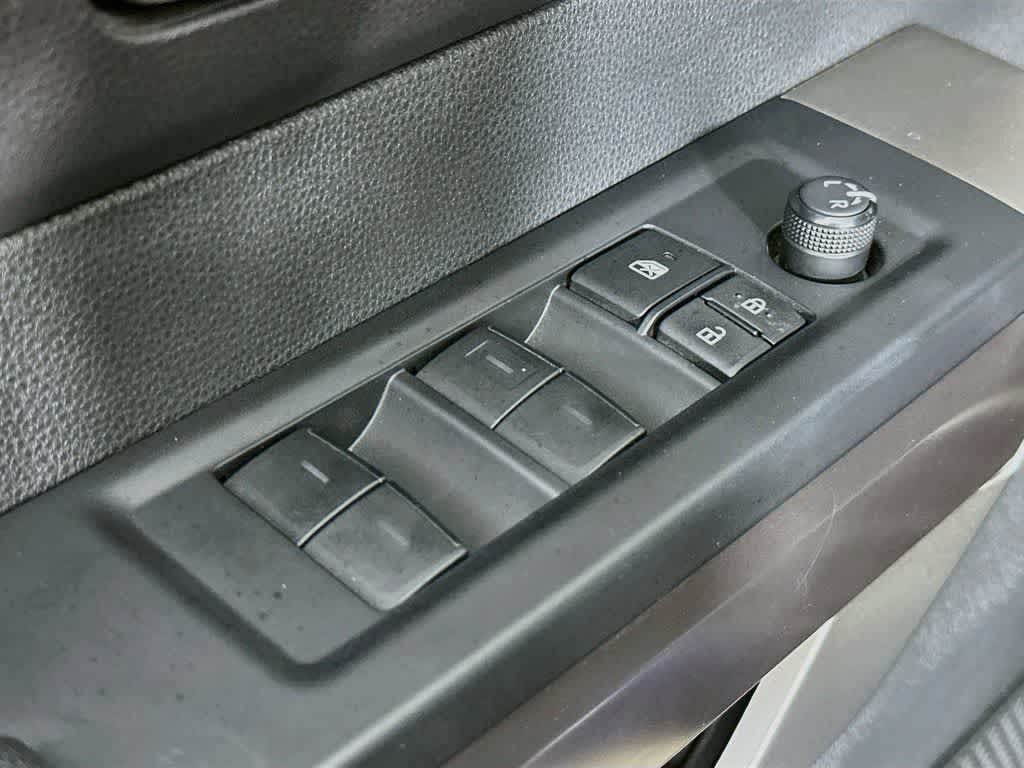 Toyota Tundra SR5 2024