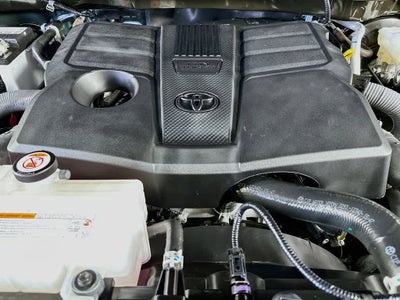 Toyota Tundra SR5 2024