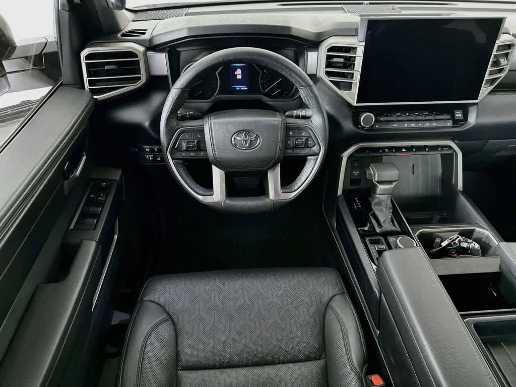 Toyota Tundra SR5 2025