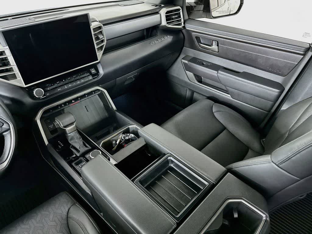 Toyota Tundra SR5 2025