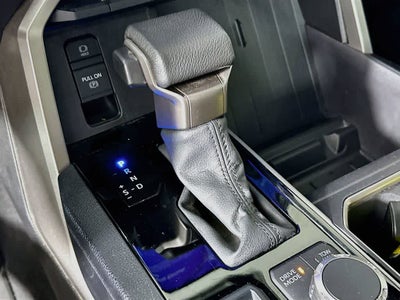 Toyota Tundra SR5 2025