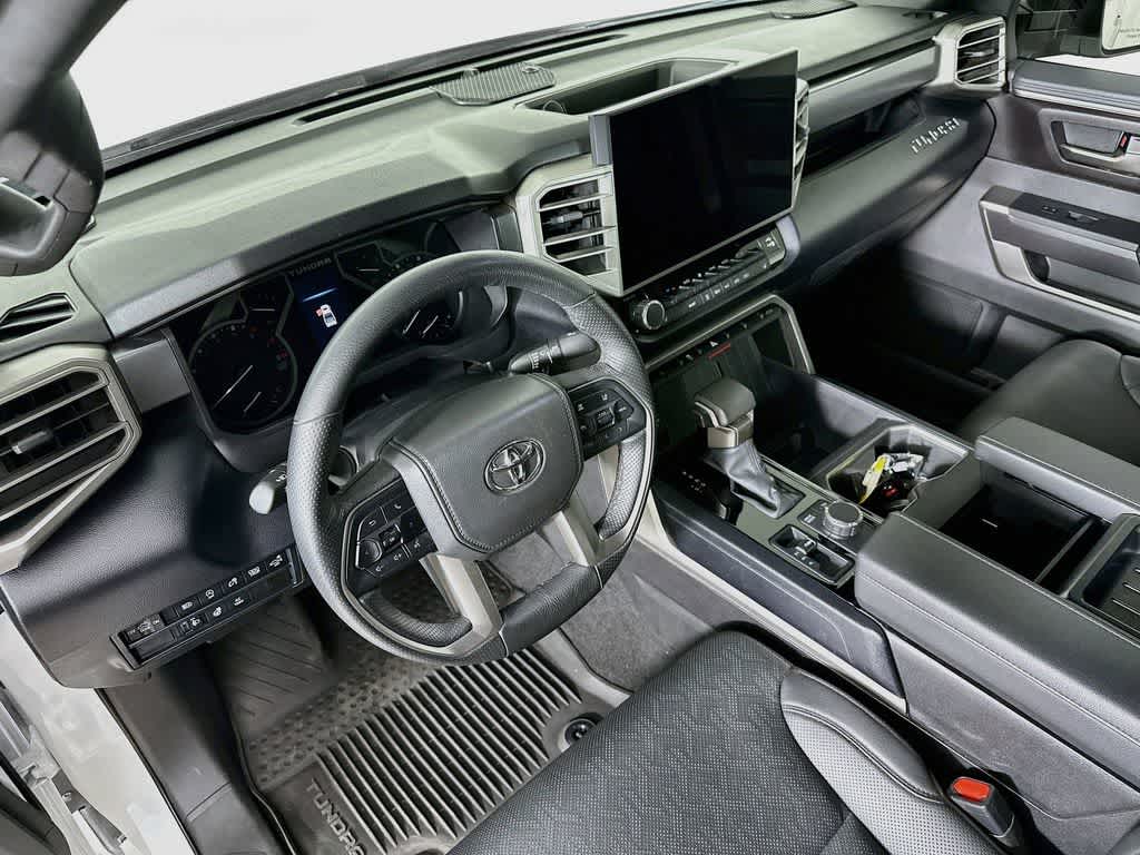 Toyota Tundra SR5 2025