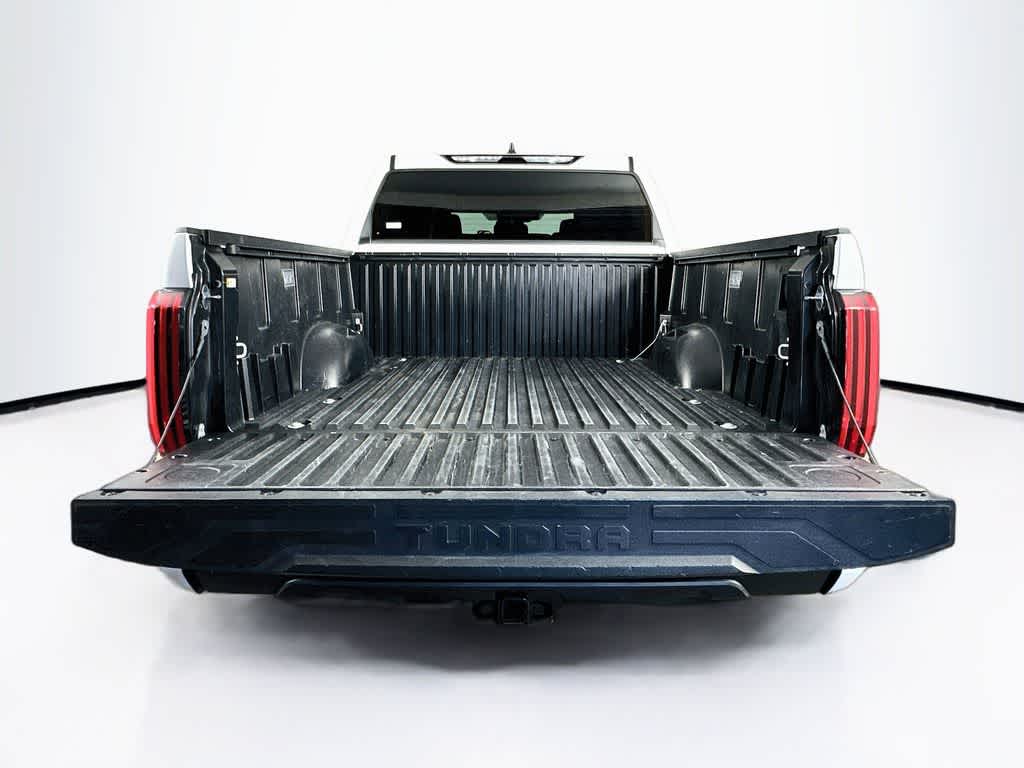 Toyota Tundra SR5 2025