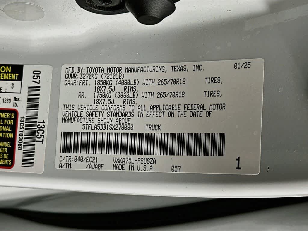 Toyota Tundra SR5 2025