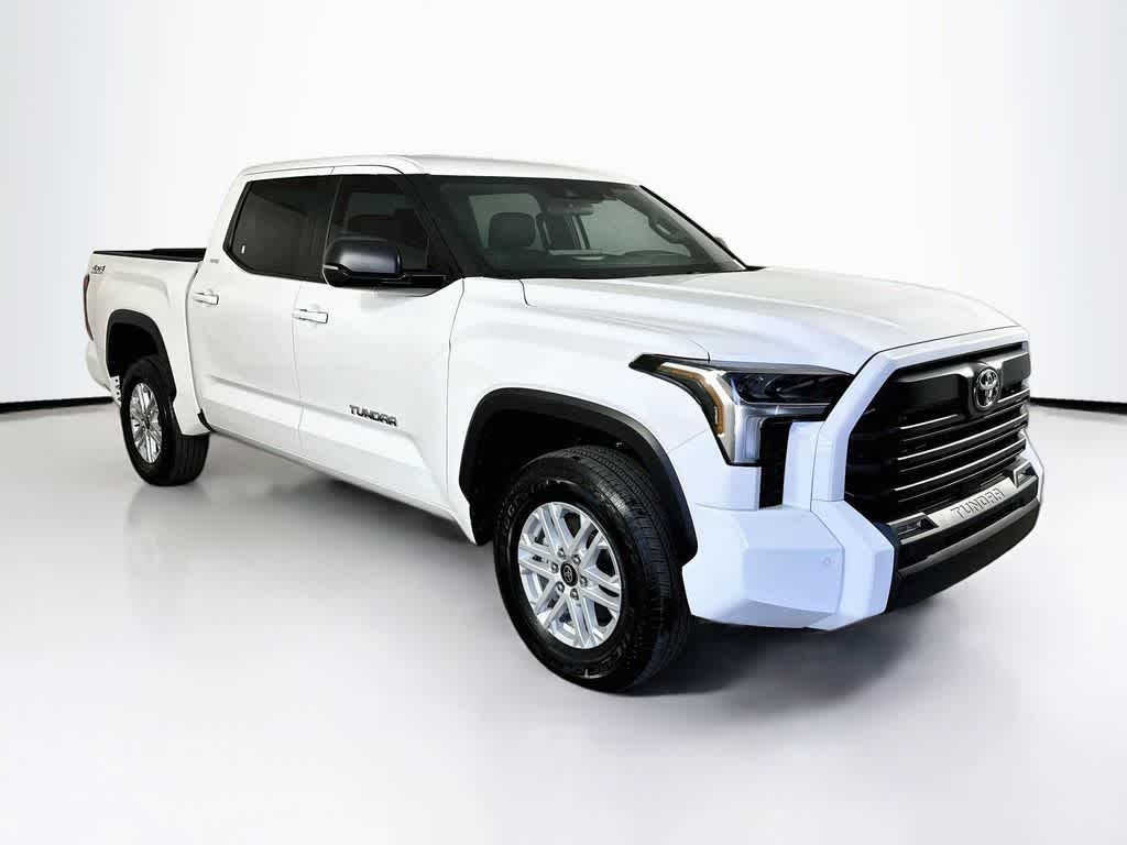 Toyota Tundra SR5 2025