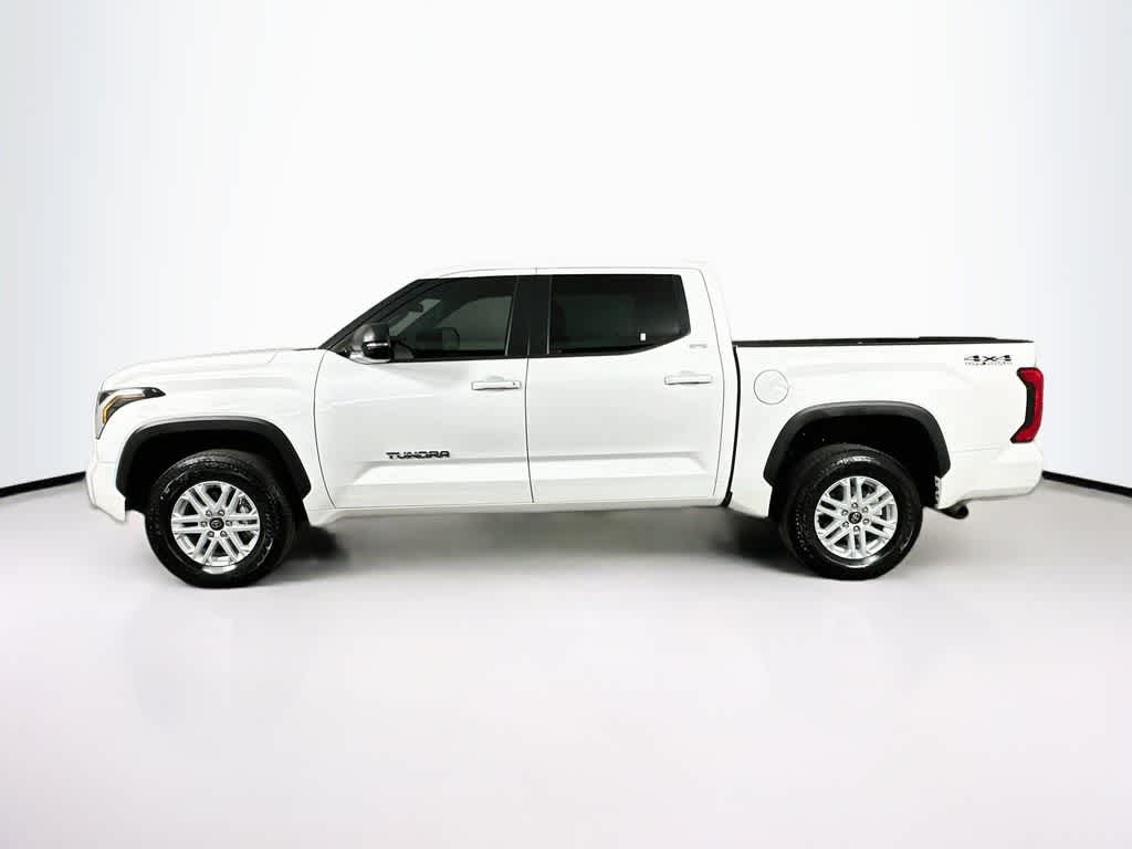 Toyota Tundra SR5 2025
