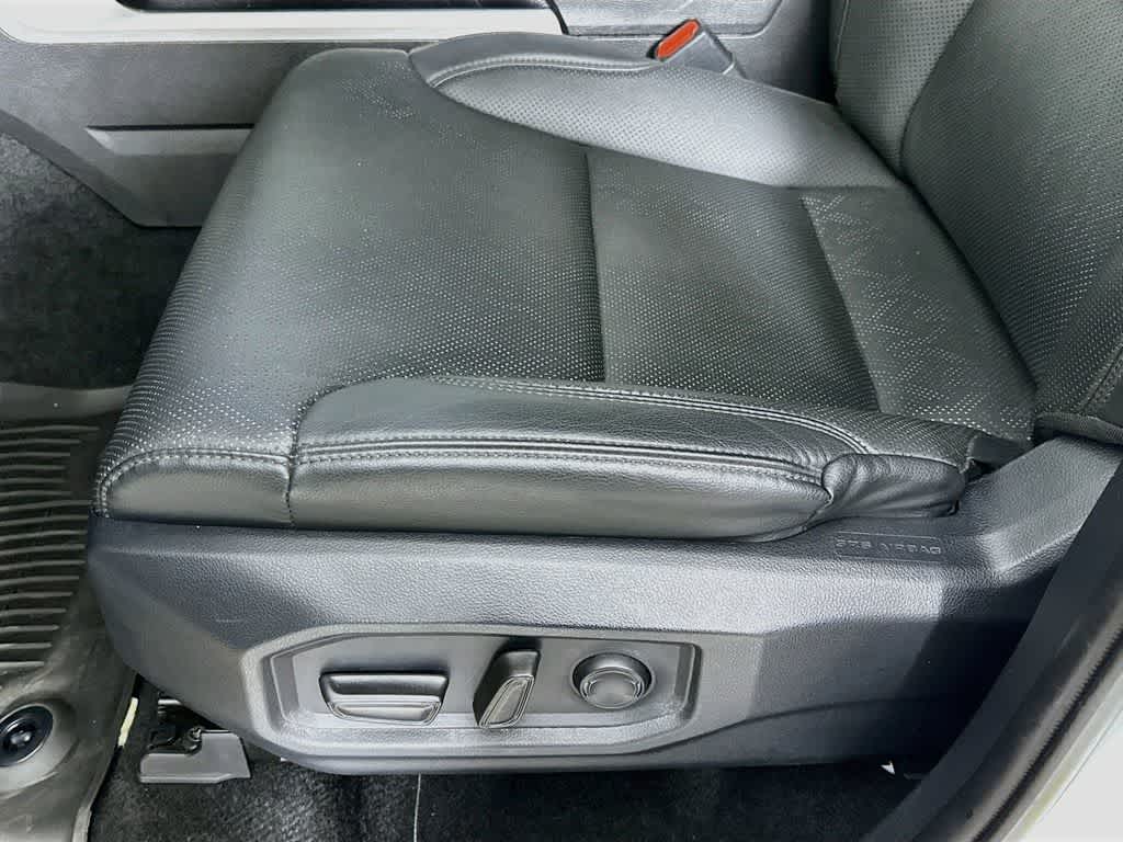 Toyota Tundra SR5 2025