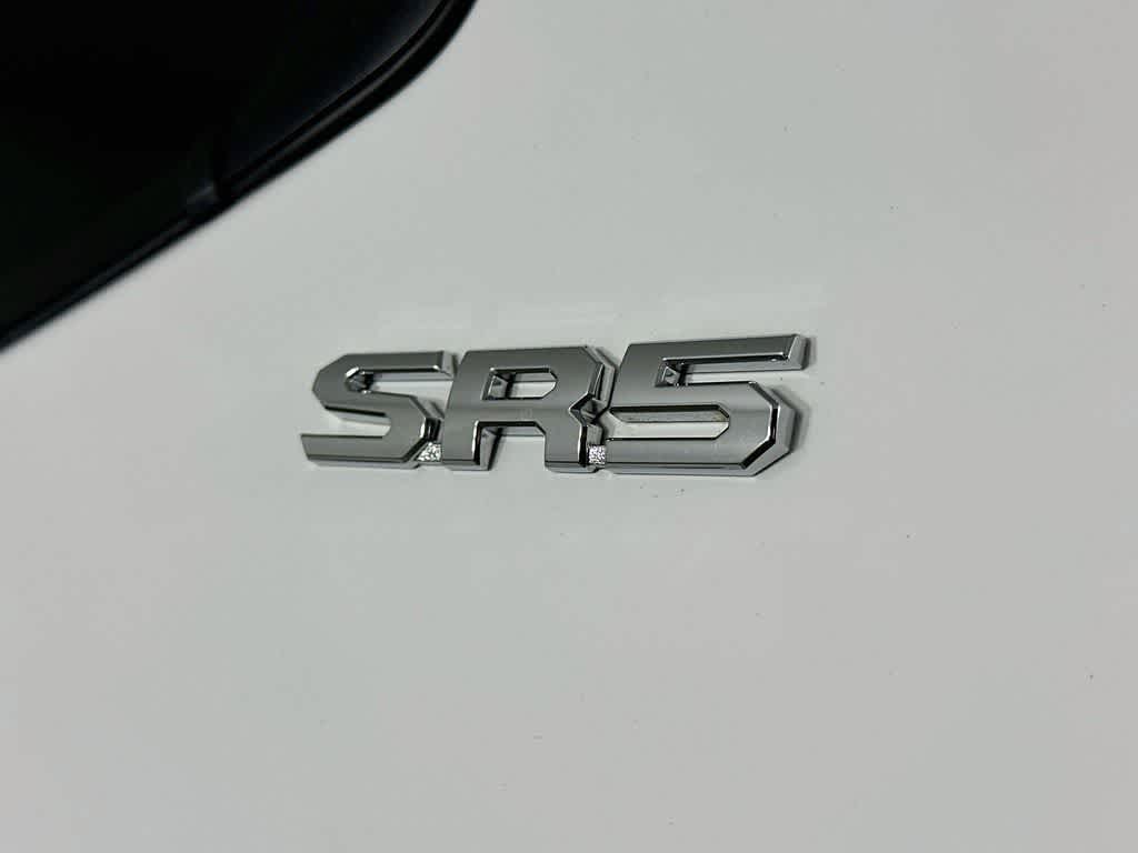 Toyota Tundra SR5 2025