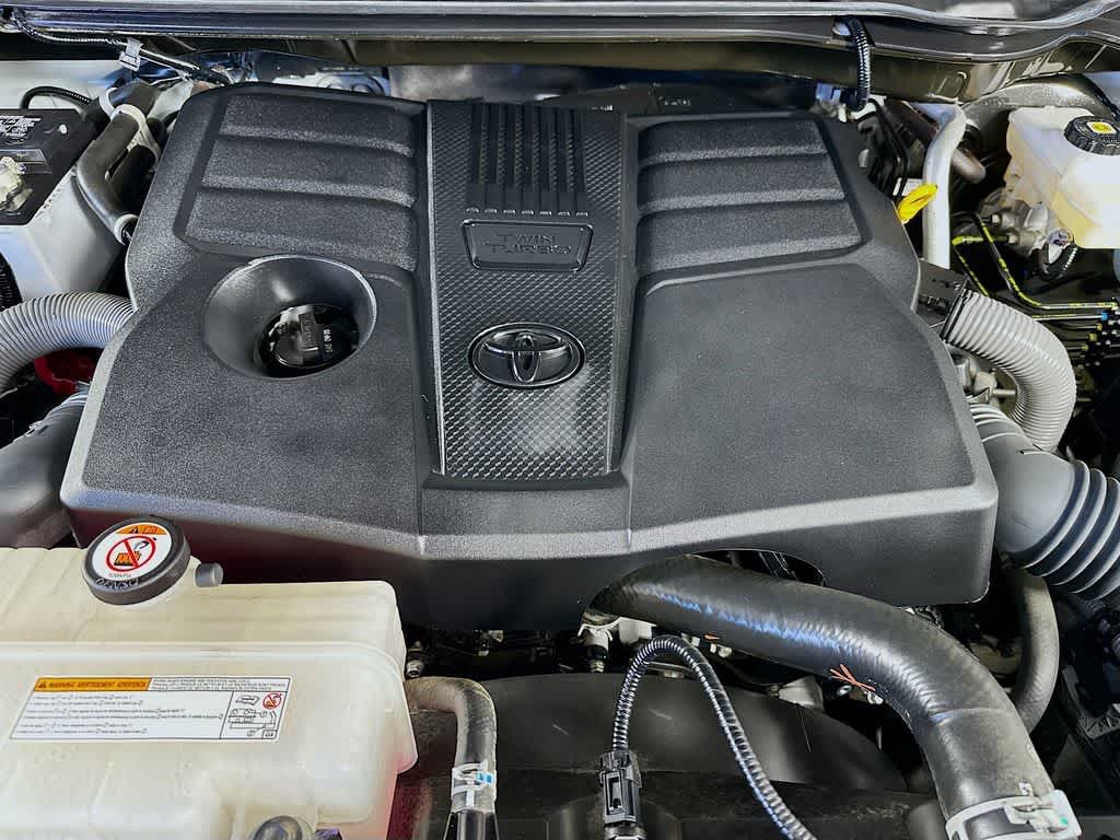 Toyota Tundra Limited 2024