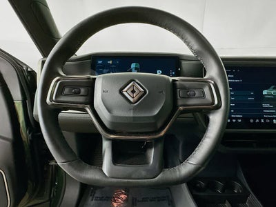 2025 Rivian R1S Base