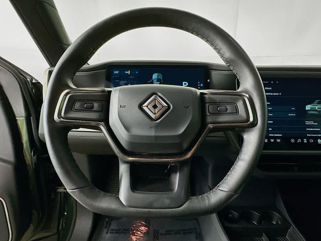 2025 Rivian R1S Base