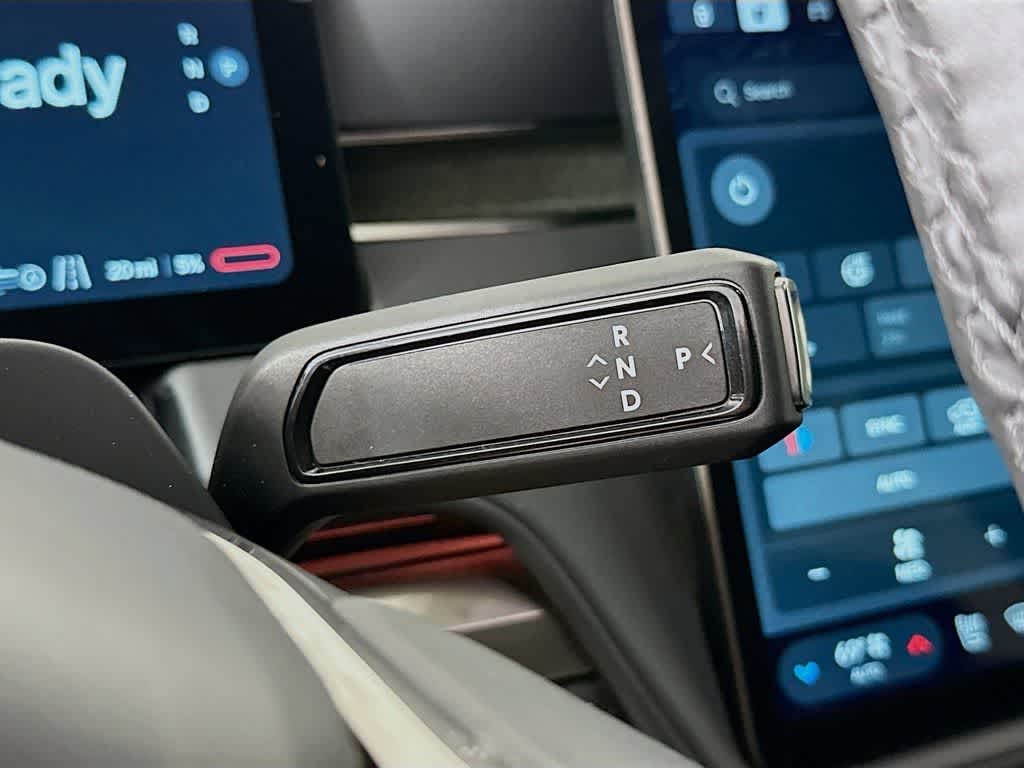 2025 Rivian R1S Base