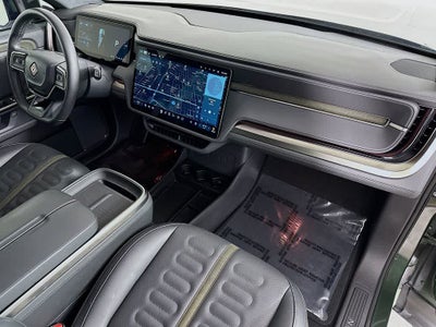 2025 Rivian R1S Base