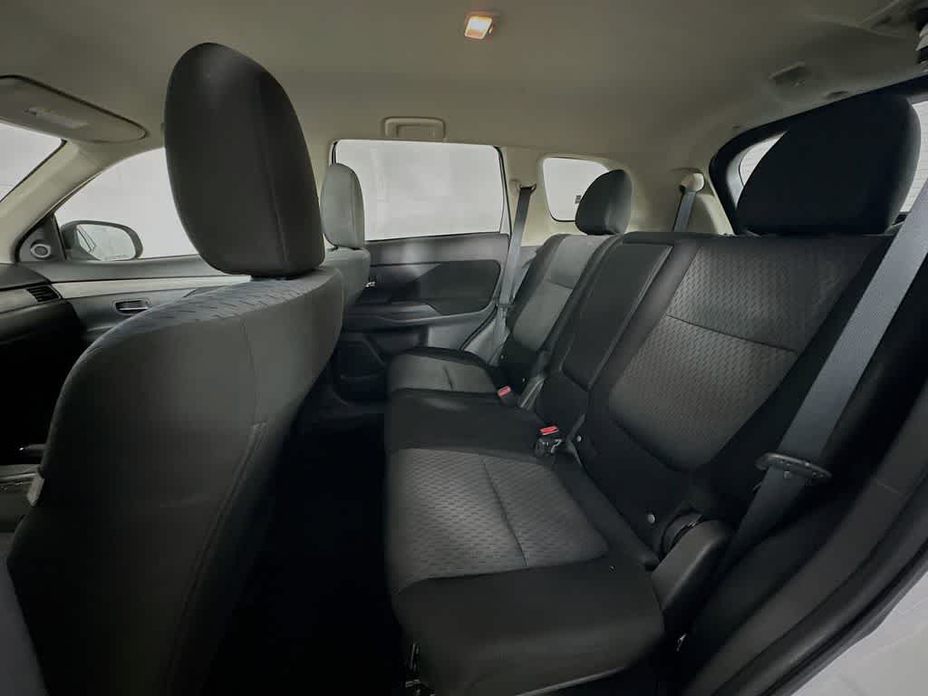 Mitsubishi Outlander ES 2014