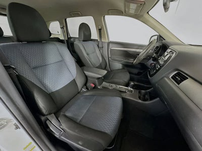 Mitsubishi Outlander ES 2014