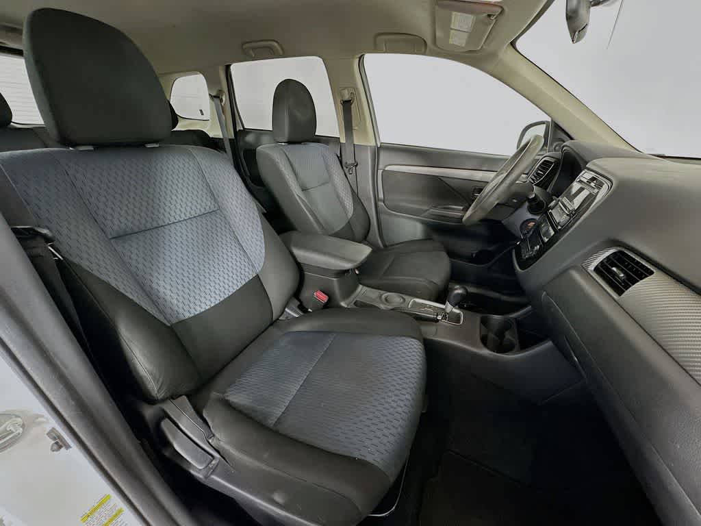 Mitsubishi Outlander ES 2014