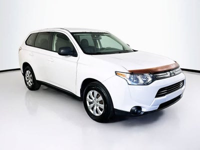 Mitsubishi Outlander ES 2014