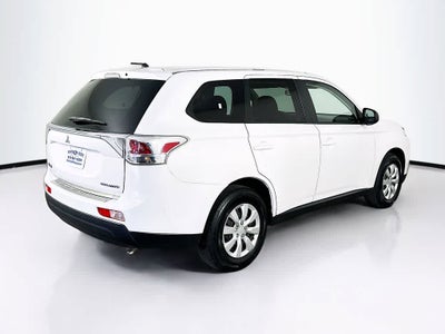 Mitsubishi Outlander ES 2014