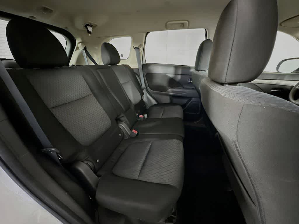 Mitsubishi Outlander ES 2014