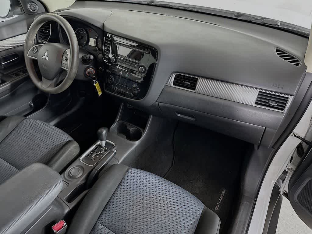 Mitsubishi Outlander ES 2014