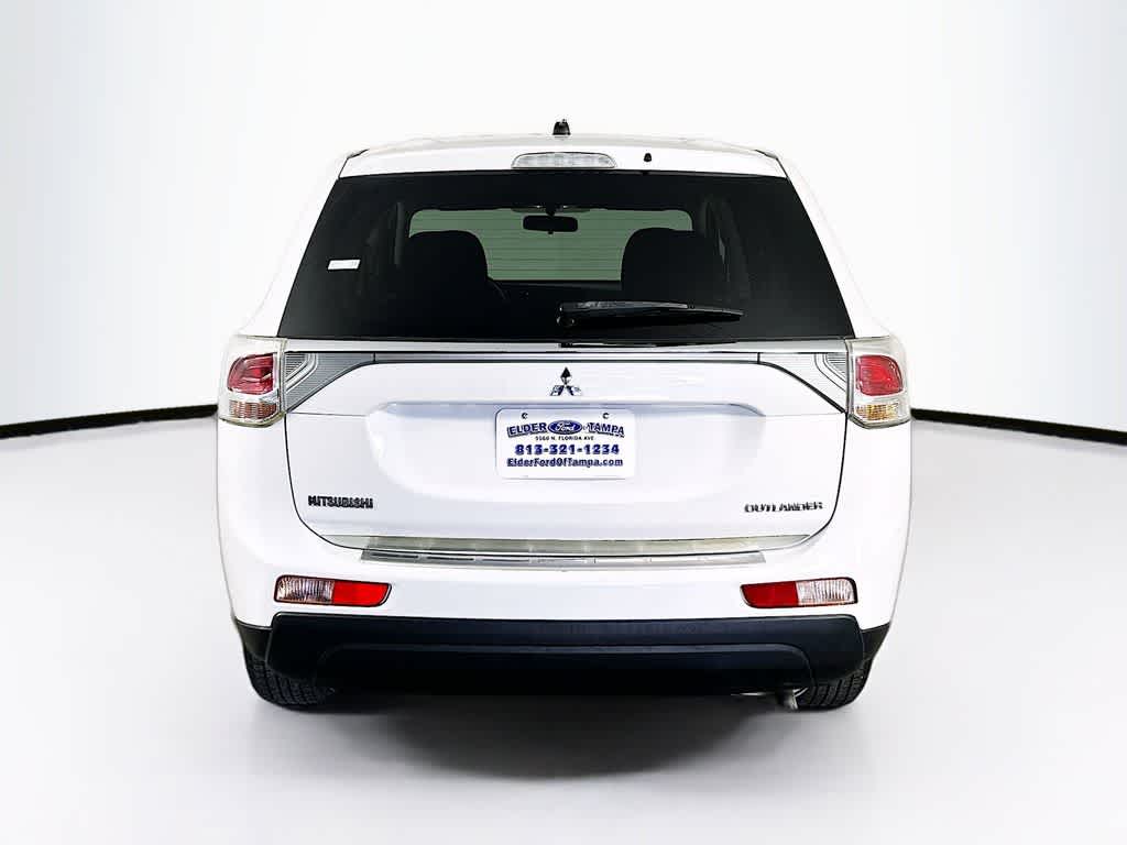 Mitsubishi Outlander ES 2014