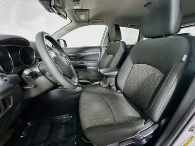 Mitsubishi Outlander Sport ES 2024