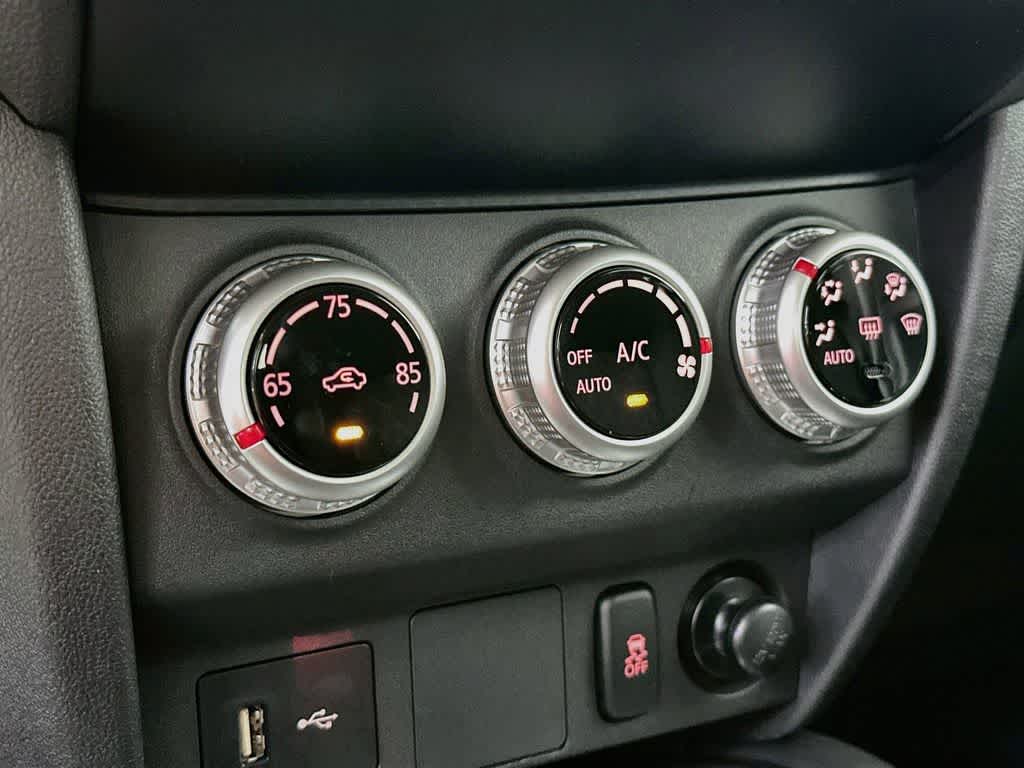 Mitsubishi Outlander Sport ES 2024