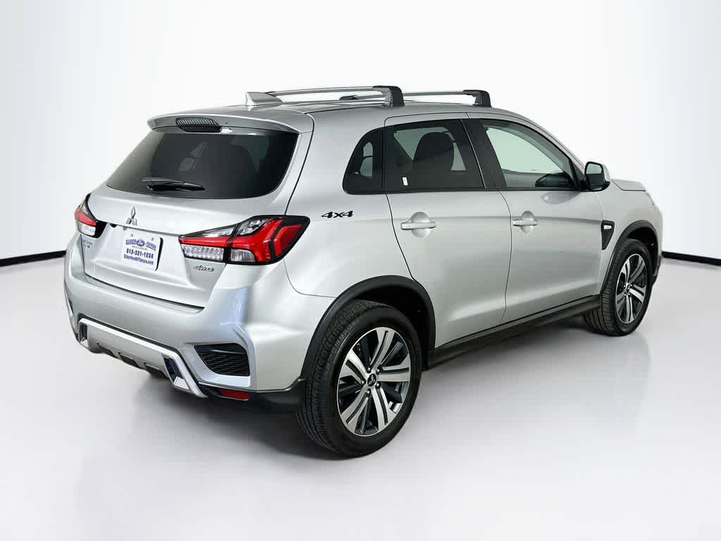 Mitsubishi Outlander Sport ES 2024