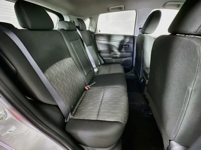 Mitsubishi Outlander Sport ES 2024