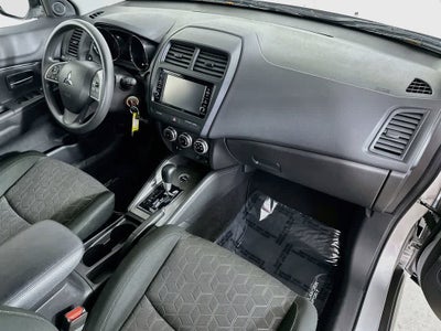 Mitsubishi Outlander Sport ES 2024