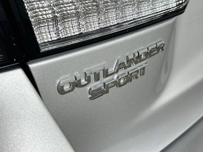 Mitsubishi Outlander Sport ES 2024