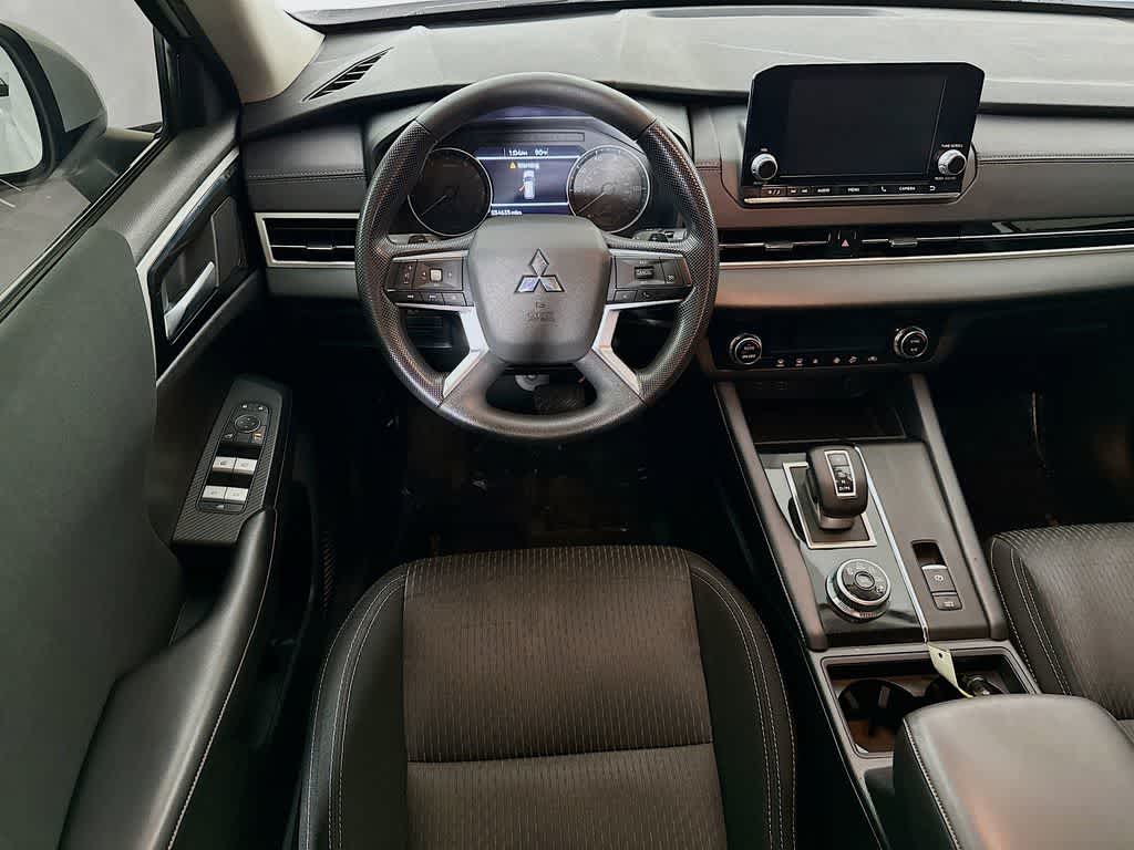 Mitsubishi Outlander ES 2024