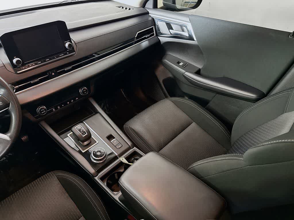 Mitsubishi Outlander ES 2024