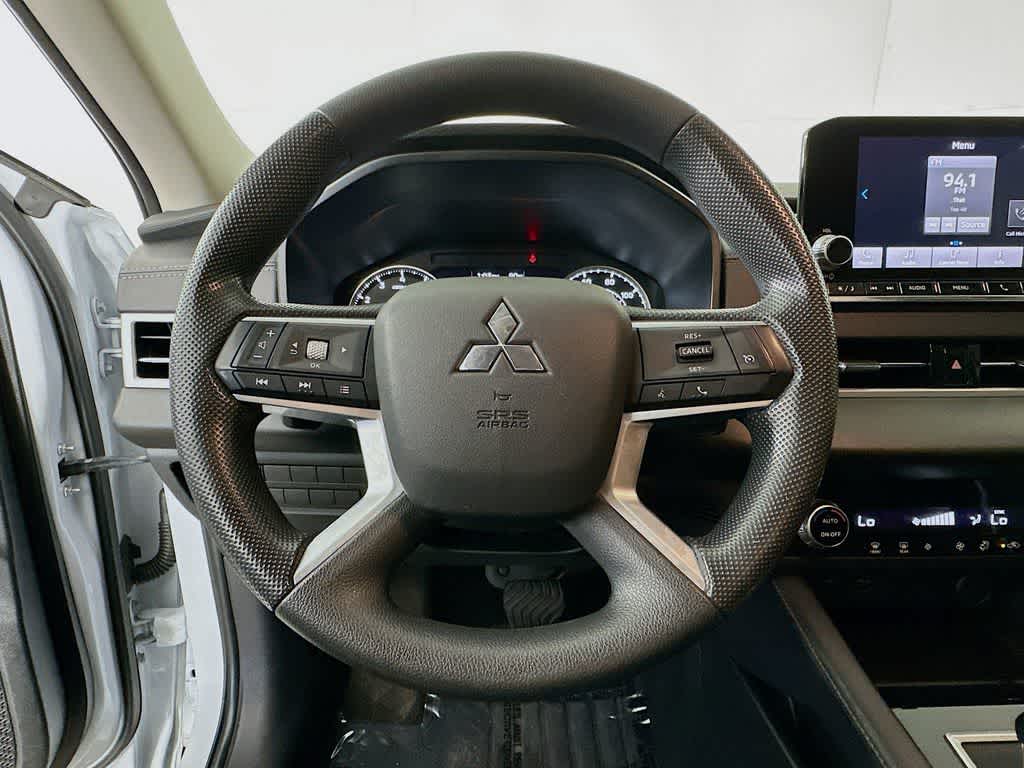 Mitsubishi Outlander ES 2024