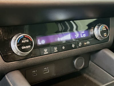 Mitsubishi Outlander ES 2024