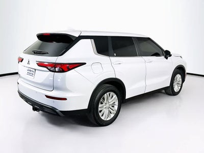 Mitsubishi Outlander ES 2024